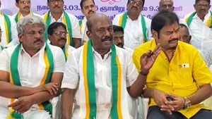 மாயமாகும் மளிகை கடைகள்.. டி மார்ட் போன்ற நிறுவனங்களுக்கு எதிராக ஆவேசமான விக்கிரமராஜா 