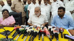 அரசு ஊழியர்களுக்கு செம்ம சர்ப்ரைஸ்! வருகிறது பழைய ஓய்வூதிய திட்டம்? அமைச்சர் சொன்ன சூப்பர் தகவல்..!
