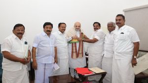 அமித்ஷா இல்லத்திற்கு போன எடப்பாடி பழனிசாமி! 15 நிமிடங்கள் தனியாக ஆலோசனை! அதிமுக- பாஜக கூட்டணி உறுதி? 