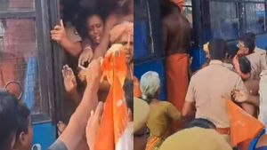  நெல்லை அய்யா வைகுண்டர் கோவிலில் பரபரப்பு.. போலீசார் பக்தர்கள் இடையே தள்ளுமுள்ளு.. நடந்தது என்ன?
