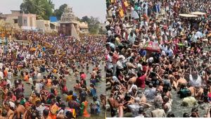  தஞ்சாவூர் மாவட்டம் முழுவதும் 12ஆம் தேதி விடுமுறை.. கும்பகோணம் மகாமக குளத்தில் மாசி மக தீர்த்தவாரி!