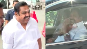 டெல்லியில் அரசு காரை தவிர்த்த எடப்பாடி! முக்கிய நபரை சந்திக்கும் திட்டம் லீக் ஆகாமலிருக்க நடவடிக்கை?