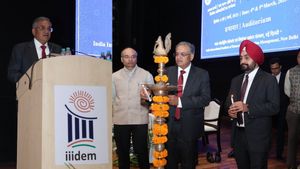  டெல்லியில் குவிந்த அனைத்து மாநில தேர்தல் அதிகாரிகள்- தேர்தல் ஆணையம் பிறப்பித்த முக்கிய உத்தரவு என்ன?