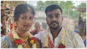 மிஸ்ஸான அழகான மாமியார்.. விழிக்கும் மணமகள்.. 13 வருடம் வாழ்ந்த கணவனையே தூக்கி எறிந்த பெங்களூர் பெண்