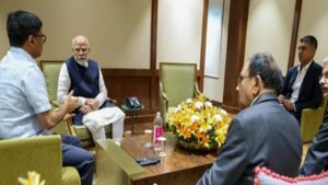 சவூதி பயணம் பாதியில் கேன்சல்.. அவசரமாக நாடு திரும்பிய மோடி.. பயங்கரவாதிகளுக்கு பதிலடி தர ஆலோசனை
