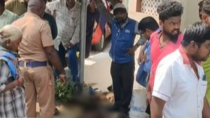 ஈரோட்டில் கஞ்சா போதையில் வடமாநில இளைஞர் செய்த செயல்.. பொதுமக்கள் தாக்கியதில் பலி!