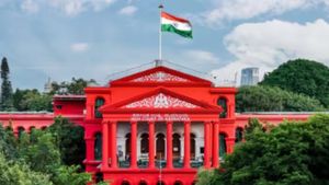 நாடு முழுவதும் பொது சிவில் சட்டம் அமல்படுத்துங்க.. மத்திய, மாநில அரசுகளுக்கு கர்நாடக ஹைகோர்ட் யோசனை