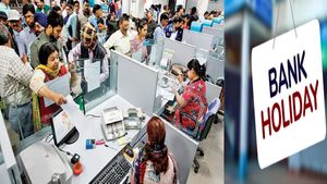 வாரம் 2 நாள் விடுமுறை வேணுமா? வங்கி ஊழியர்களின் தலையில் இடியை இறக்கிய மத்திய அரசு.. என்னாச்சு?