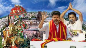 அழகரைப் பார்க்க வாராரு தளபதி.. மதுரையே குலுங்கப் போகுது! பாண்டிய மண்ணில் தவெக விஜய்! இதுதான் ப்ளான்!