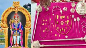 ஏழுமலையானுக்கே டஃப் கொடுக்கும் நம்ம பழனிமலையான்! கொட்டிக் கிடந்த தங்கம்..சிலிர்க்க வைத்த பக்தர்கள்! 