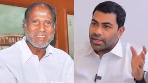 புதுச்சேரியில் என்ஆர் காங்கிரஸ் உடன் விஜய் கூட்டணி? ரங்கசாமியை சந்தித்த ஆதவ் அர்ஜுனா.. என்ன நடந்தது?