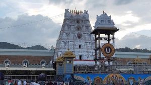 திருப்பதியில் இலவச தரிசனத்திற்கு 24 மணி நேரம்.. 31 கம்பார்ட்மெண்டுகள் நிரம்பி 3 கிமீ நீளும் வரிசை