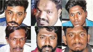 போலி நகை விற்பனை பின்னணியில் தேனி பெண்? பெங்களூர் வியாபாரி விவகாரத்திற்கு பின்னால் என்ன நடக்கிறது