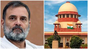 விடுதலைக்காக போராடியவர்களை இப்படி பேசலாமா? சாவர்க்கர் வழக்கில் ராகுல் காந்திக்கு நீதிமன்றம் கேள்வி