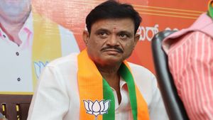 பெண்ணை நிர்வாணப்படுத்தி முகத்தில் சிறுநீர் கழித்து பாலியல் கொடுமை.. பாஜக எம்.எல்.ஏ மீது வழக்கு!