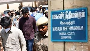 பொள்ளாச்சி பாலியல் வழக்கு: 9 பேருக்கும் சாகும் வரை ஆயுள் தண்டனை.. நீதிபதி அதிரடி தீர்ப்பு