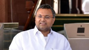 தேசிய கட்சி ஆதரவில்லாமல் எந்தக் கட்சியாலும் ஆட்சி அமைக்க முடியாது  - கார்த்திக் சிதம்பரம்