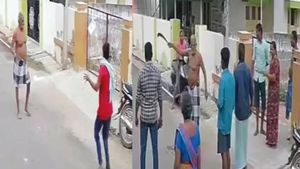 தூத்துக்குடியில் சரிந்த வாழையிலை.. வாசலில் கோலம் போட வந்த சிந்துஜாவை.. டக்னு துரத்திய 91 வயது தாத்தா