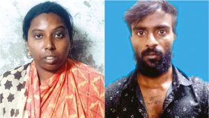  ஈரோடு அருக்காணி பாட்டியை ஆடிப்போக வைத்த தமிழ்செல்வி.. விசிக நிர்வாகியாம்.. ஜோடியாக சிக்கியது எப்படி