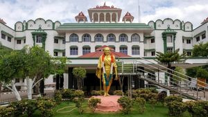 கன்னியாகுமரியில் பேரூராட்சி தலைவி பதவி பறிப்பு.. மதம் மாறி திருமணம்.. இந்துக்கள் சலுகை பெற முடியாது