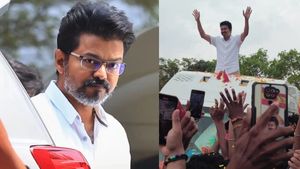 விஜய் கேரவனுக்கு நேரமே சரியில்லை போங்க! கொடைக்கானலிலும் வாகனத்தின் பேனட்டை உடைத்த ரசிகர்கள்