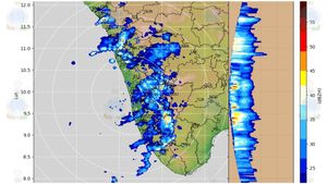 கோவை, நீலகிரி மட்டுமல்ல.. இந்த மாவட்ட மக்களும் நைட் வெளியே வராதீங்க! கொட்டப்போகும் மழை