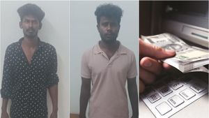 சிவகங்கை வங்கியில் பெண் கையில் லட்சங்கள்.. சில்வண்டுகள் பக்கா பிளான் .. 2 மணி நேரத்தில் முடிந்த ஜாலி