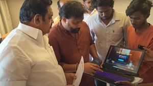  இதை பாருங்க! சந்தானம் பாடலை எடப்பாடிக்கு காட்டிய ஜனசேனா கட்சியினர்.. திருப்பதியில் வைத்த கோரிக்கை