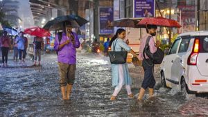 தீவிரமடையும் மழை.. கோவை, நீலகிரி மட்டும் இல்லை.. இன்றைக்கு சென்னையிலும் டமால், டுமீலுடன் மழை இருக்கு