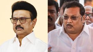  மதுரைக்கு போனால் அண்ணனை பார்க்காமல் எப்படி? அழகிரியின் வீட்டிற்கே போன முதல்வர் ஸ்டாலின்! 
