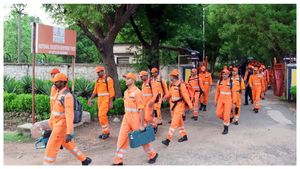 நீலகிரி ரெட் அலர்ட்.. களமிறங்கிய பேரிடர் மீட்புப் படை.. சுற்றுலா பகுதிகளுக்கு தடை 