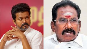 அதிமுகவின் கோட்டைக்கு குறி..  மதுரை மேற்கில் செல்லூர் ராஜுவை எதிர்த்து நிற்கும் தவெக தலைவர் விஜய்?