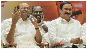 அன்புமணியை நானே நீக்குவேனா?.. மீண்டும் இணையும் தந்தை, மகன் - ஹாப்பி மோடில் ராமதாஸ்