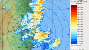 வேலூர் டூ தென்காசி.. 18 மாவட்டங்களில் கொட்டி தீர்க்க போகும் கனமழை! வெதர் அப்டேட்