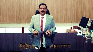 திருவண்ணாமலை அரசு ஊழியர்களுக்கு பறந்து வந்த ஆர்டர்.. ஒரே நாளில் 16 அதிகாரிகள் அதிரடியாக மாற்றம்