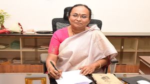 ஜாமீன் இல்லாமல் 3 லட்சம் கடன்+ 50000 ரூபாய் மானியம்.. எப்படி பெறுவது.. வேலூர் கலெக்டர் விளக்கம்