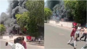 அகமதாபாத் விமான விபத்தில் உயிர் பிழைத்த நபர்.. தப்பித்தது இப்படித்தான்! வெளியான புதிய வீடியோ!