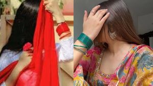 பிரபல பாடகி அஞ்சலியிடம் அம்மிக்கல்லுடன் எகிறிய இளைஞர்.. யாரிந்த இன்ஸ்டா பெண்? திகுதிகு திருப்பதி