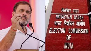 ராகுல் காந்திக்கு தேர்தல் ஆணையம் கொடுத்த பதில்.. விடாமல் அட்டாக் மோடில் ராகுல்!
