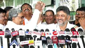 கர்நாடக முதல்வர் சர்ச்சைக்கு முற்றுப்புள்ளி.. DK சிவகுமாருடன் கைகோர்த்து பேட்டி கொடுத்த சித்தராமையா!