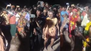 நெல்லை அருகே கோயில் திருவிழாவில் மனித தலையுடன் சாமியாடிய சம்பவம்.. அதிரடி காட்டிய போலீசார்