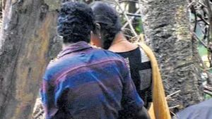 கன்னியாகுமரி அருகே அருமனையில் மனைவியின் கள்ளக்காதலனுக்கு வலை விரித்த கணவன்.. கடைசியில் ட்விஸ்ட் 