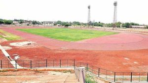 தூங்கா நகரில் படுஜோராக நடக்கும் பணிகள்.. அடையாளம் தெரியாமல் மாறப்போகும் மதுரை ரேஸ்கோர்ஸ் ஸ்டேடியம்! 