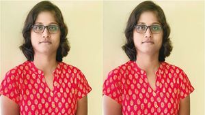 பொள்ளாச்சி உதவி கலெக்டருடன் கல்யாணம்.. ஹேப்பியாக இருந்த கோவை வங்கி அதிகாரிக்கு கடைசியில் ட்விஸ்ட்