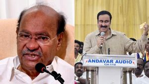 சமாதானமான ராமதாஸ்.. நல்ல செய்தி வரும்னு சொல்லிவிட்டார்.. தீரன் சொன்ன தகவலால் பாமக தொண்டர்கள் குஷி!