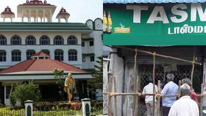 ஒரு பக்கம் மருத்துவமனைகள், மறுபக்கம் மது கடை.. திண்டுக்கல் டாஸ்மாக் கடையை மூட கெடு விதித்த ஐகோர்ட்
