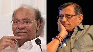  தைலாபுரம் வந்த குருமூர்த்தி.. பின்னணியில் அமித் ஷா வருகை.. பாமகவின் அடுத்த நகர்வு என்ன?