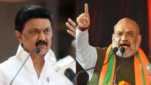 10 ஆண்டுகளாக கட்டுகிறார்கள்.. மதுரை எய்ம்ஸ் என்ன விண்வெளி ஆராய்ச்சி நிலையமா.. ஸ்டாலின் ஆவேசம்! 