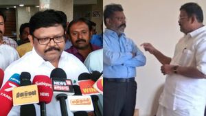 திருமாவுடன் நடந்த சந்திப்பு.. திமுக கூட்டணியில் ஓட்டை விழுந்துவிட்டதாம்.. சொல்கிறார் வைகைச் செல்வன்!
