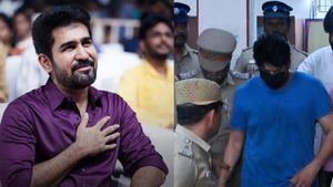 ஸ்ரீகாந்துக்கு போதை பழக்கம்! இன்னைக்கு நேத்தா இருக்கு! ’அதுவும்’ கெட்ட பழக்கம்.. உடைத்த விஜய் ஆண்டனி